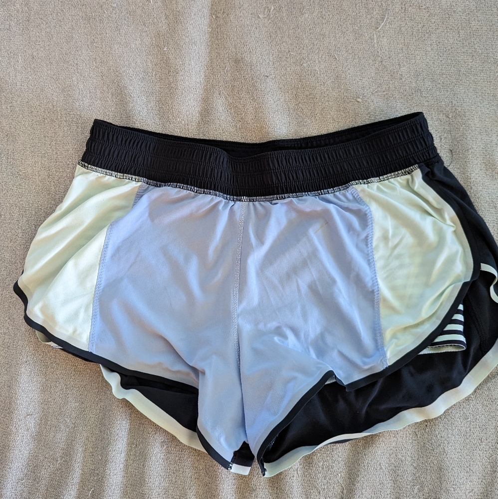 Lululemon Pump it Up Track Shorts Sz 8